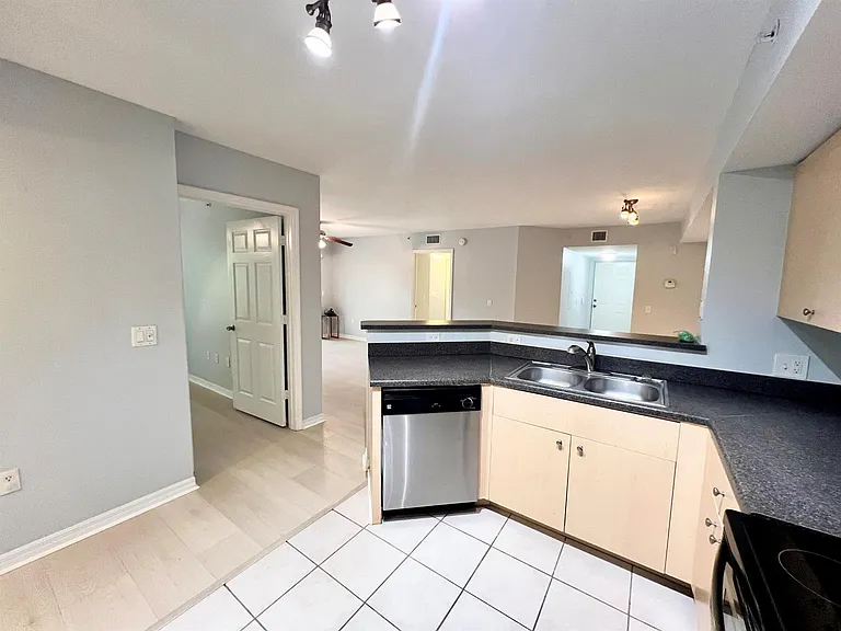 4021 San Marino Blvd #202 — Photo 6