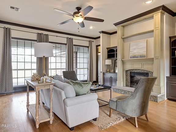 4th image of 402 Goodwood Cir