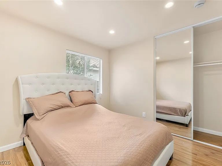920 Ashurst Ct — Photo 17