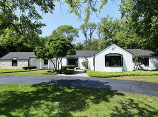 8234 N Gray Log Ln, Fox Pt, WI 53217