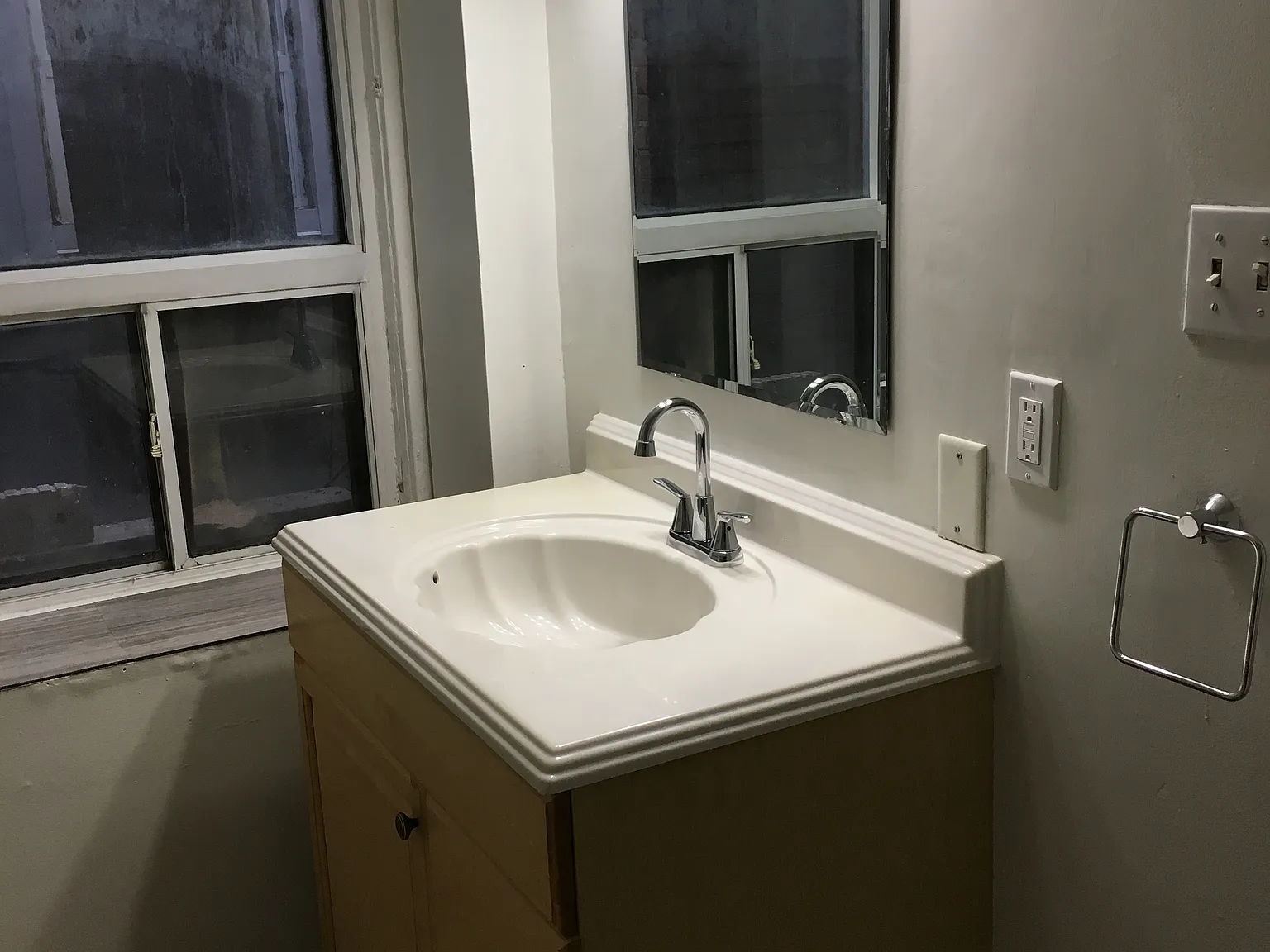 2 bed, 700 sqft, $2,200 — Photo 4