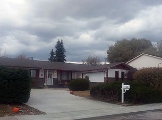 810 Phoenix Dr, Cheyenne, WY 82001