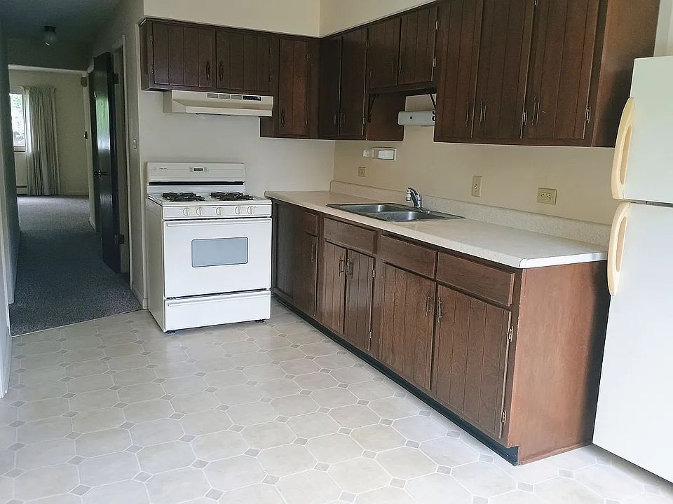 Kitchen (back door to right of fridge off picture)