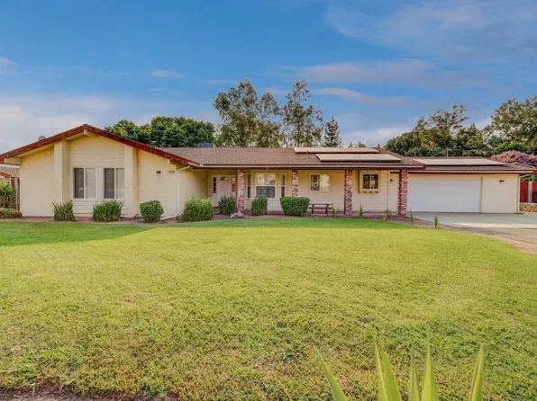 18890 Shore Dr, Madera, CA 93638