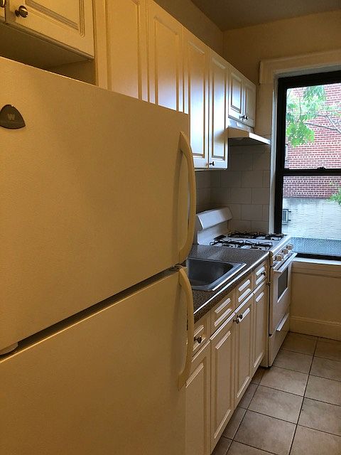 1st image of 2407 36th St APT B1