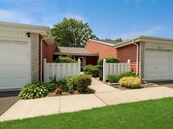 803 Drew Drive N #803, Saint James, NY 11780