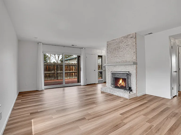 5924 S Willow Way — Photo 8