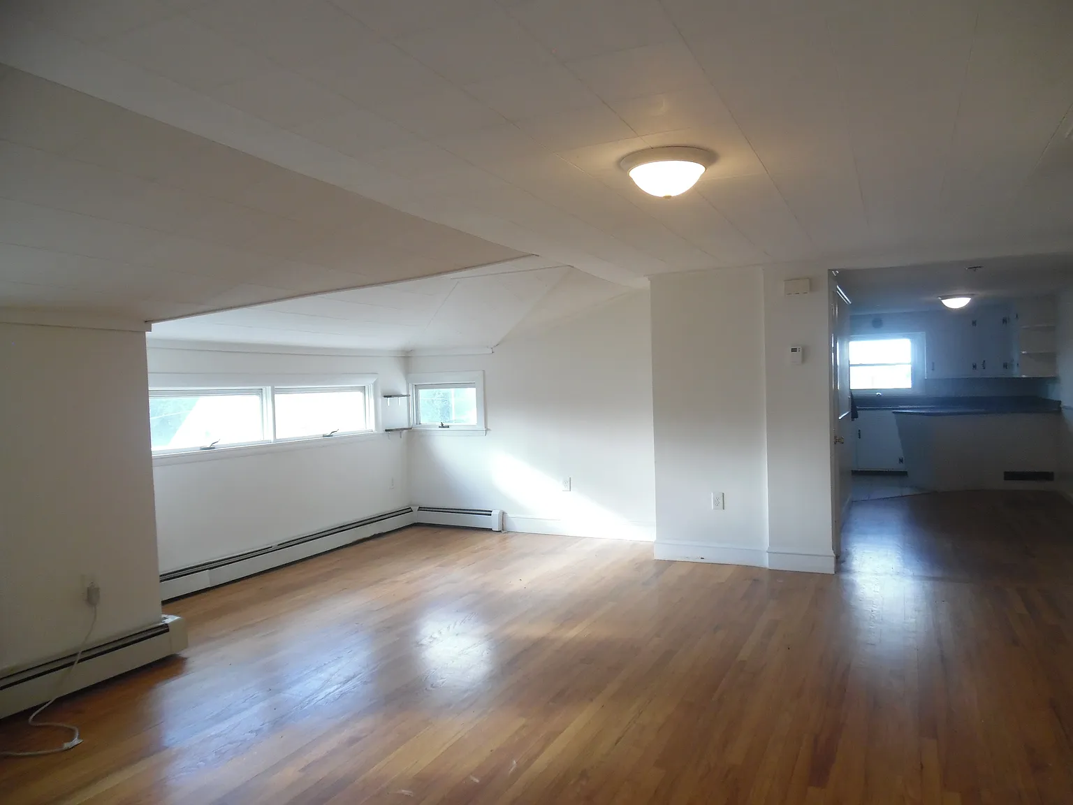 2 bed, 1275 sqft, $1,800 — Photo 4