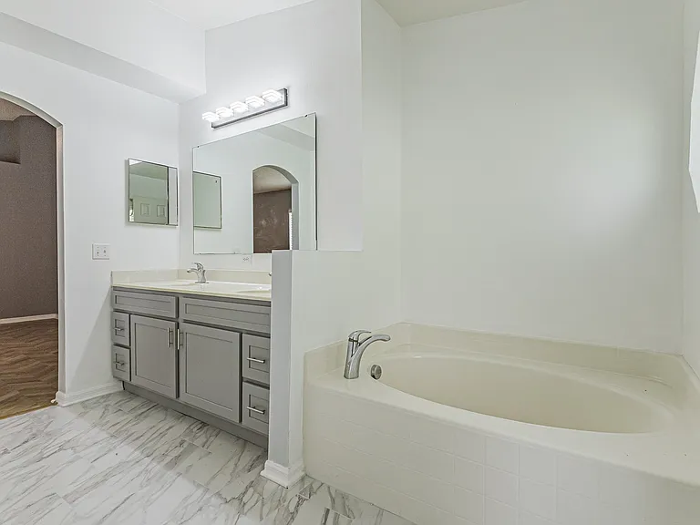 1733 La Maderia Dr SW — Photo 15