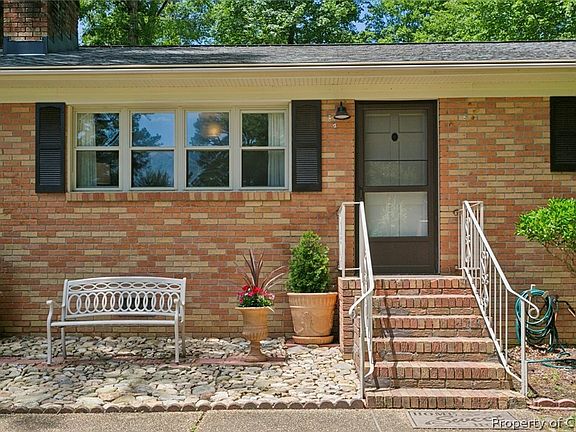 3rd image of 109 Redbud Ln