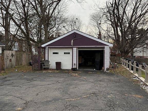4th image of 4 Blanchard Ave