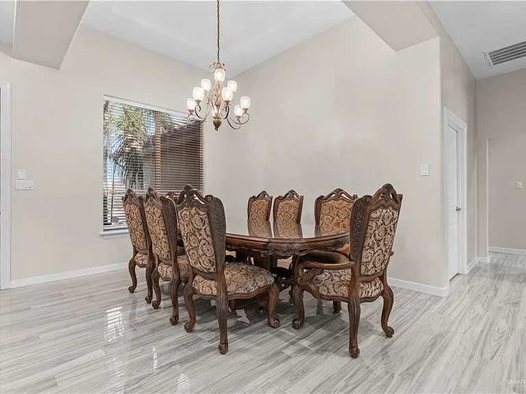 3514 Los Lagos Dr — Photo 11