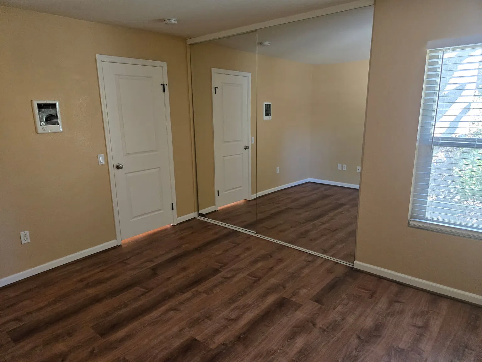 1350 N Escondido Blvd 53 - 1 — Photo 2