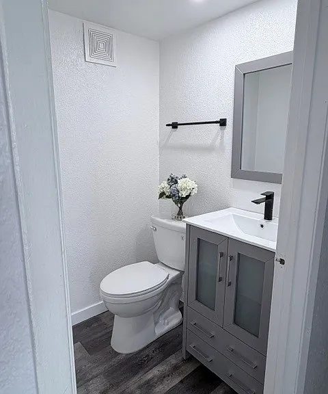 1601 E Cypress St #B — Photo 5