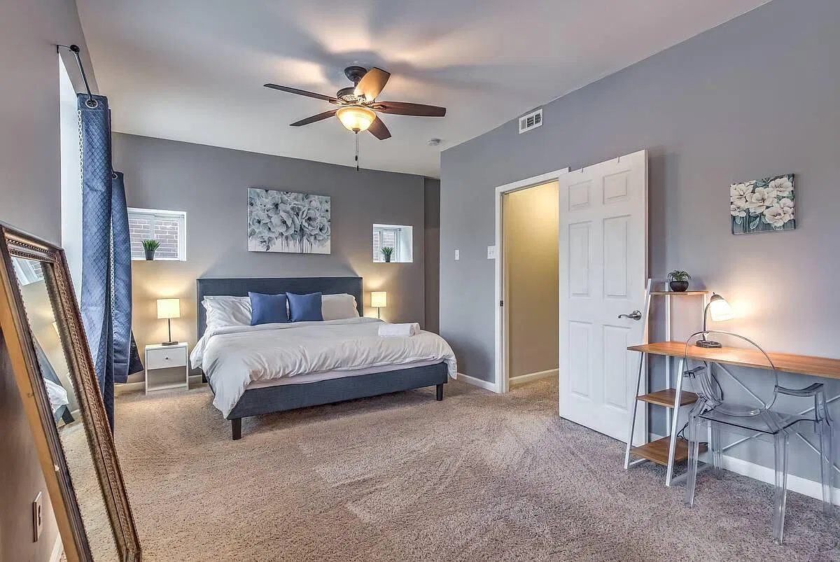 4 bed, 2500 sqft, $3,100 — Photo 2