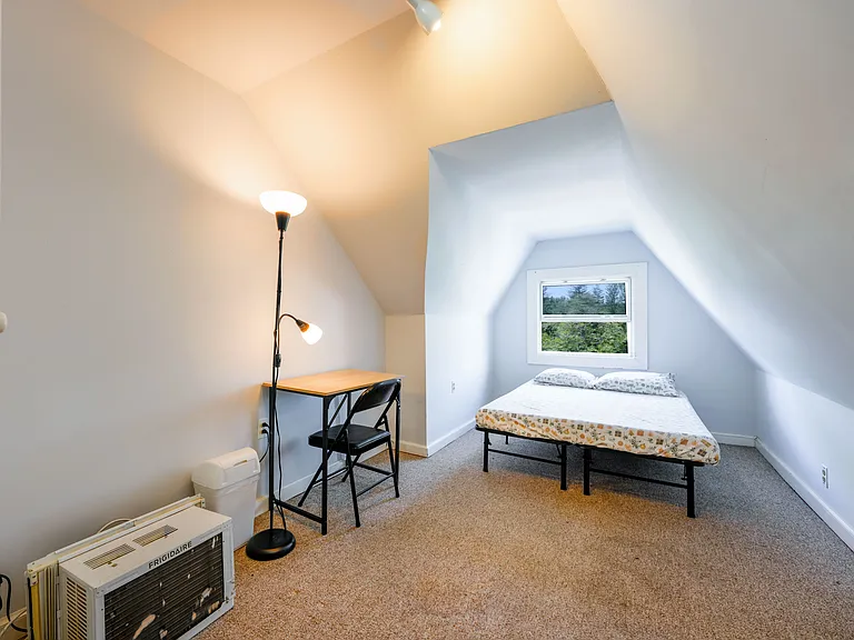 241 Rockingham Rd #3 — Photo 6