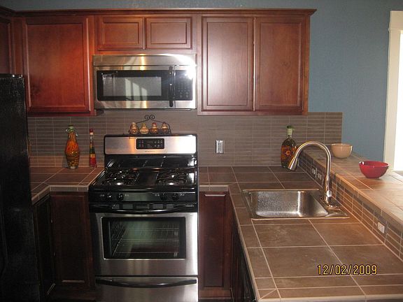 Stainless appliances, new sink and new fixtures