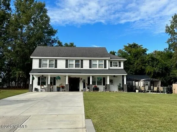 110 W Burkhead Street, Whiteville, NC 28472