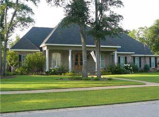 3016 Oakleigh Cres, Ocean Springs, MS 39564