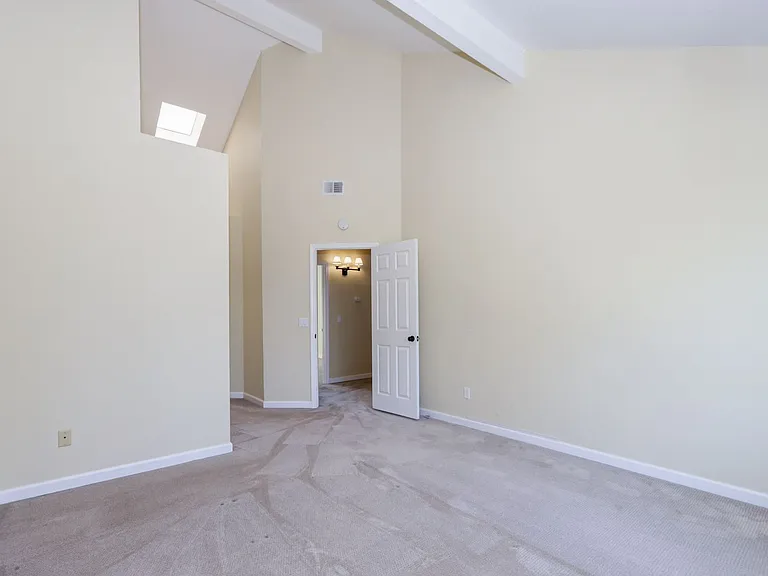 216 Greenview Dr — Photo 32