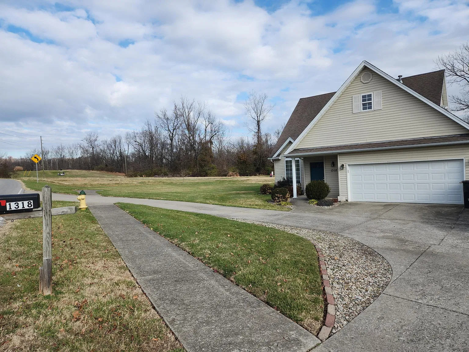 1318 Valley View Rd — Photo 2