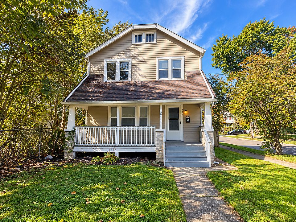 1st image of 376 Grace Ave