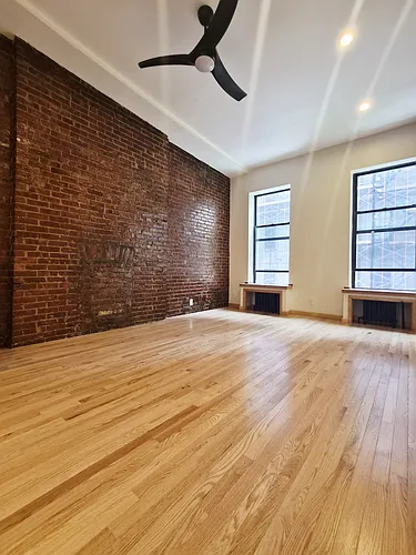 134 W 74th St #5B Photo 1 134 W 74th St #5B Photo 1