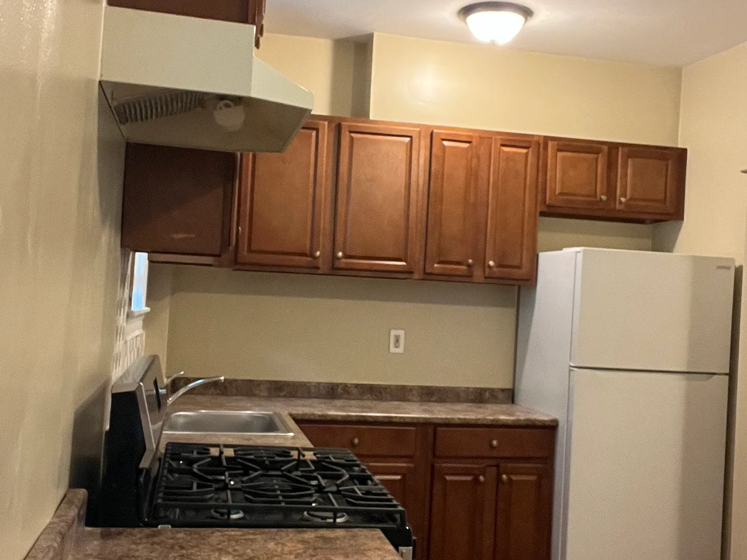 2 bed, 935 sqft, $3,000 — Photo 3