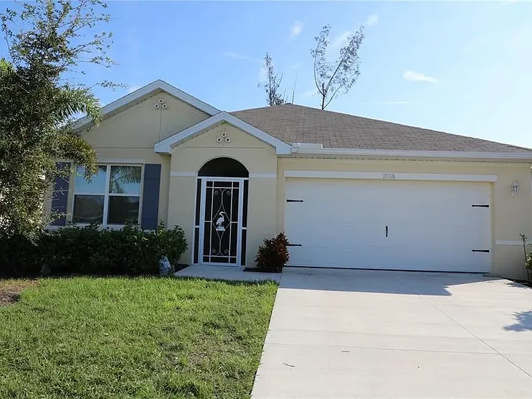 25316 E Lenox Cir — Photo 1