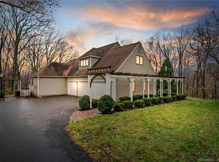40 Saddle Ridge Rd, Glastonbury, CT 06033