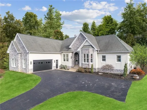 137 Eastwood Ct, Indiana, PA 15701