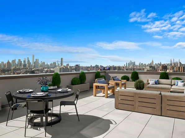 249 Willoughby Avenue image 20 of 29