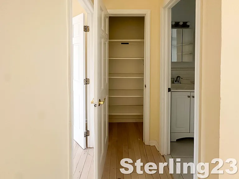 219 Brightwater Ct #D7 — Photo 10