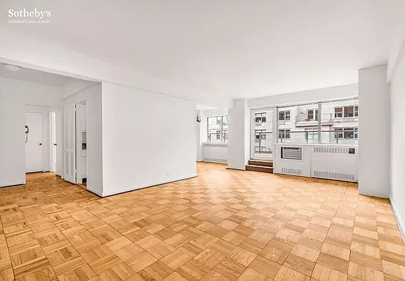 3rd image of 25 Sutton Pl S APT 18O