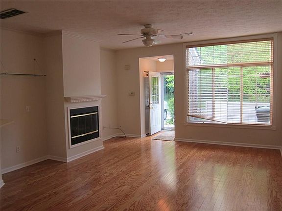 2nd image of 902 Prestwick Dr