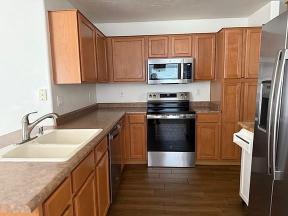 3rd image of 14856 W Ventura St