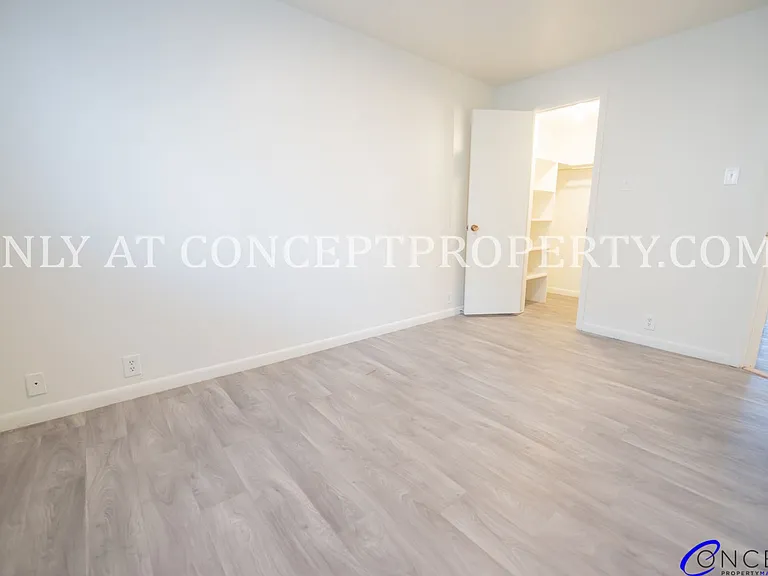 425 E 3rd Ave — Photo 56