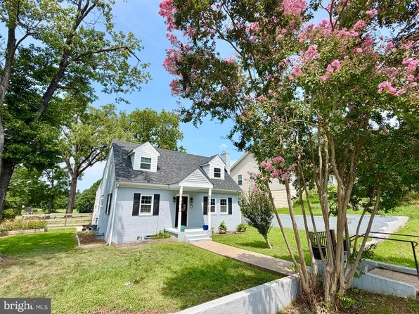 5 Graham St, Fredericksburg, VA 22405