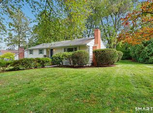 15 Greenleigh Rd, Fairfield, CT 06825