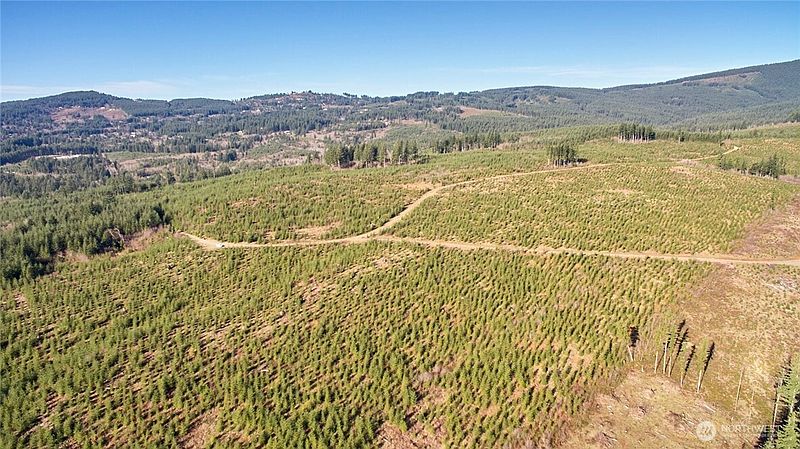 5th image of 4 NE Jones Creek Road