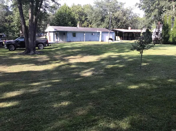 8049 E Pondview Ct, Monticello, IN 47960