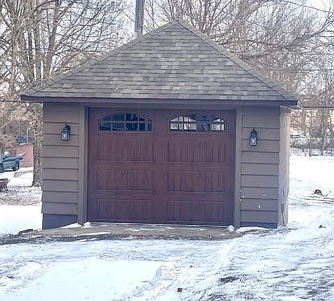3rd image of 120 N Madison St