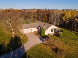 N1666 Meadow Ridge ROAD, La Crosse, WI 54601