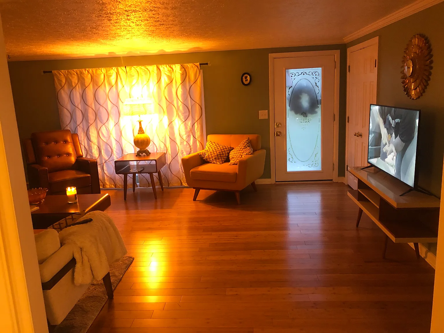 3 bed, 1252 sqft, $2,400 — Photo 4
