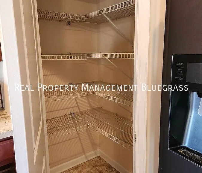 4715 Larkhill Ln — Photo 6