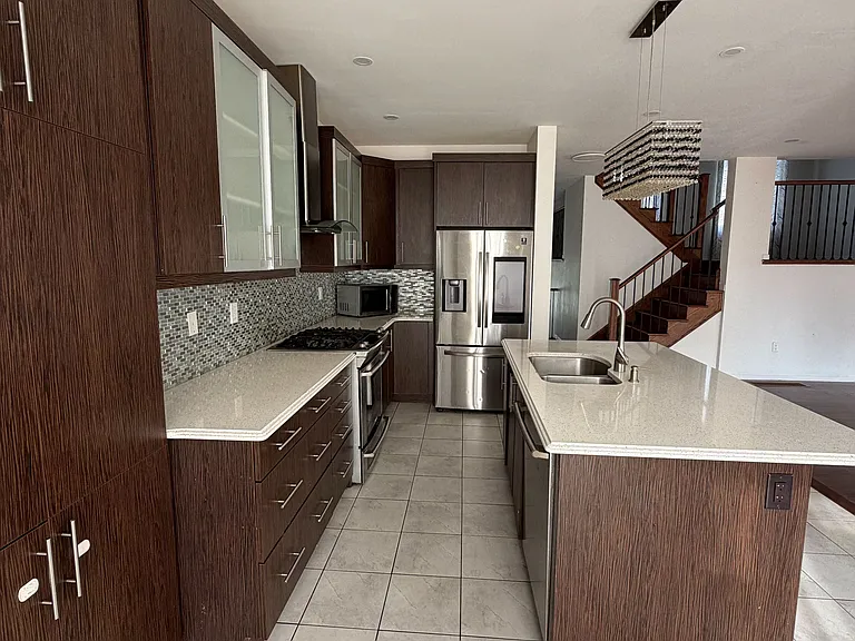 235 Apple Hill Cres — Photo 27