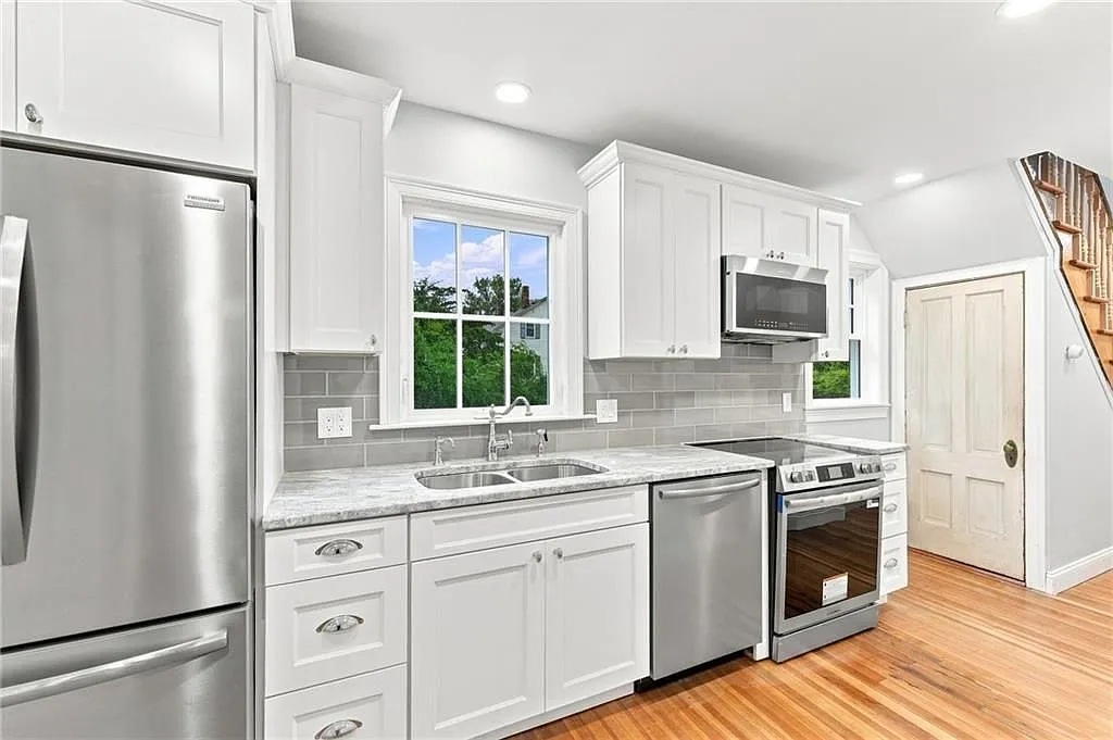 4 bed, 2.0 bath, 1520 sqft, $4,000 — Photo 4
