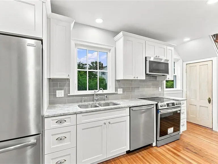 1552 Kingstown Rd — Photo 4