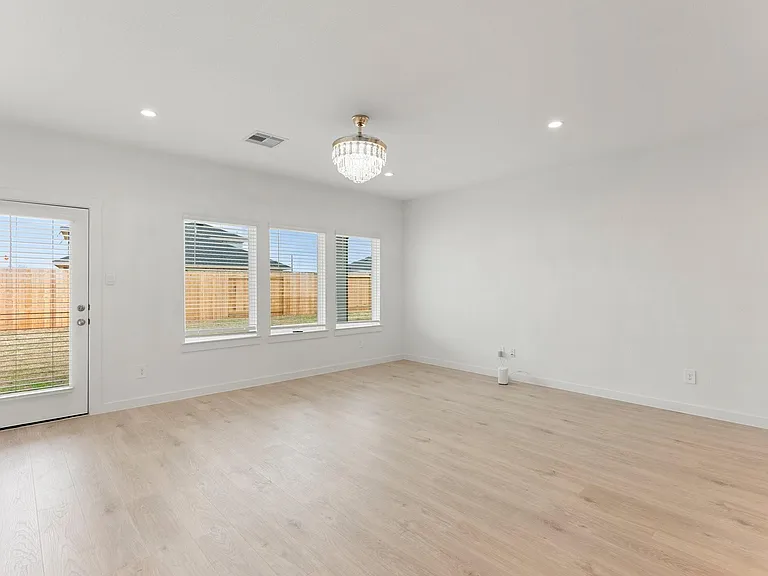 31730 Carlisle Cove Ct — Photo 8