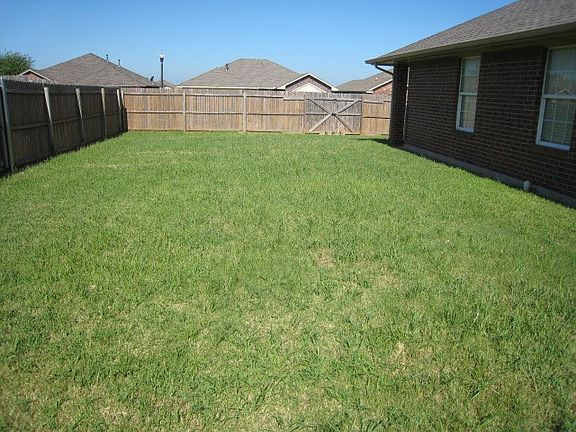 Big Privacy Fenced Yard